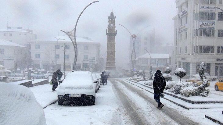Yozgat merkezde kar kalınlığı 10 santime ulaştı