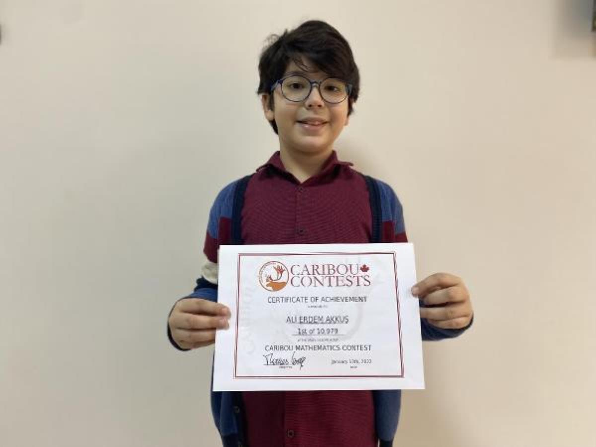 11 yaşındaki Ali Erdem, matematikte dünya birincisi oldu