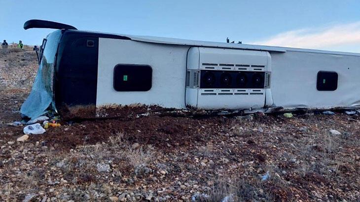 Afyonkarahisar'da yolcu otobüsü devrildi: 6 ölü, 36 yaralı