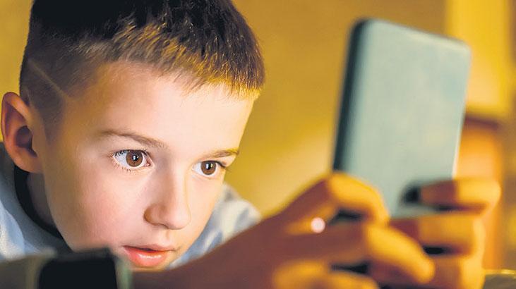 Bakan Göktaş açıkladı: Sosyal medya yaşı 15 olacak