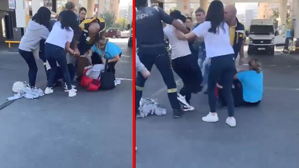  Genç kızlar yere yatırdıkları kişiyi öldüresiye dövdü