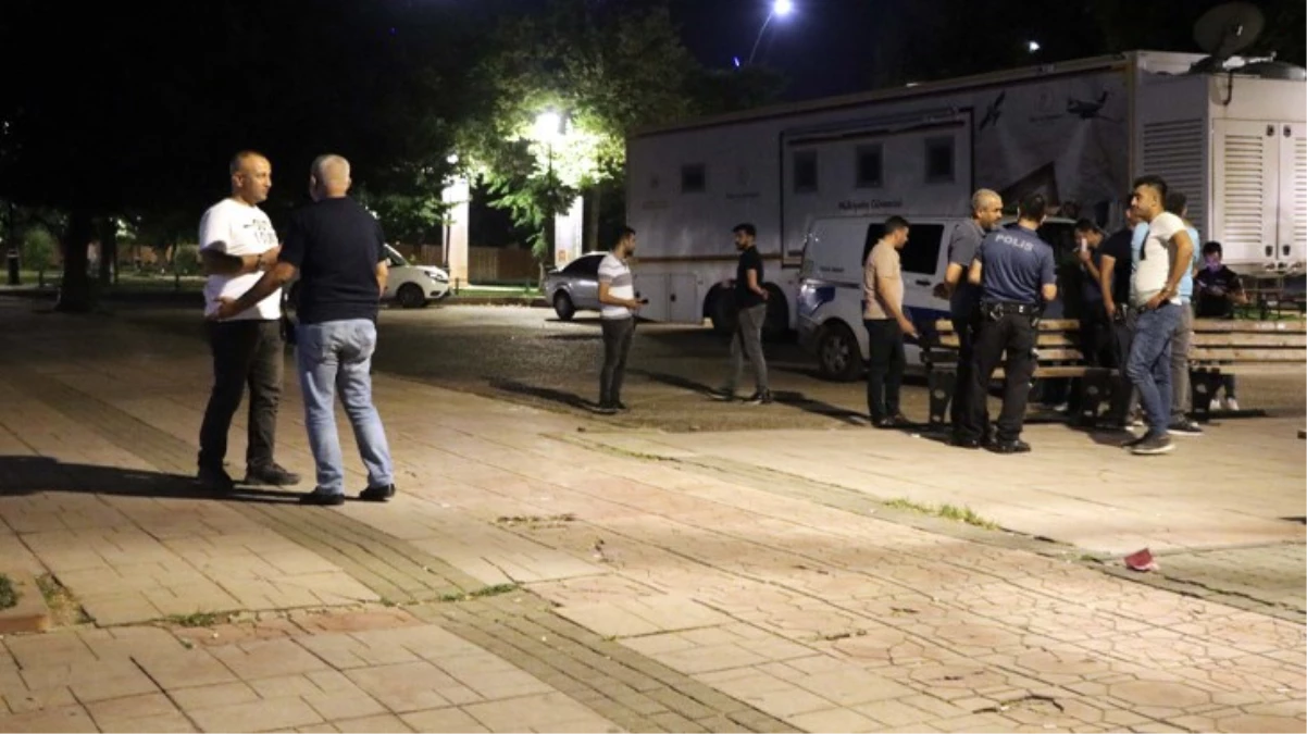 Devriye görevi yapan bekçileri bıçakla yaralayan saldırgan öldürüldü