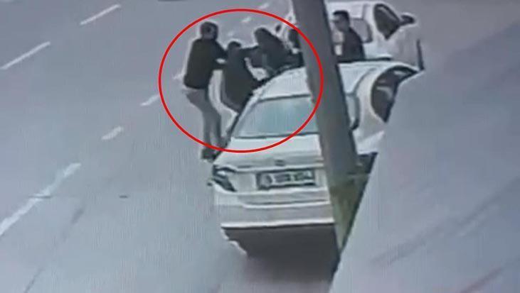 Drift cezasına sinirlendi, polise saldırdı! Silahını almaya kalktı