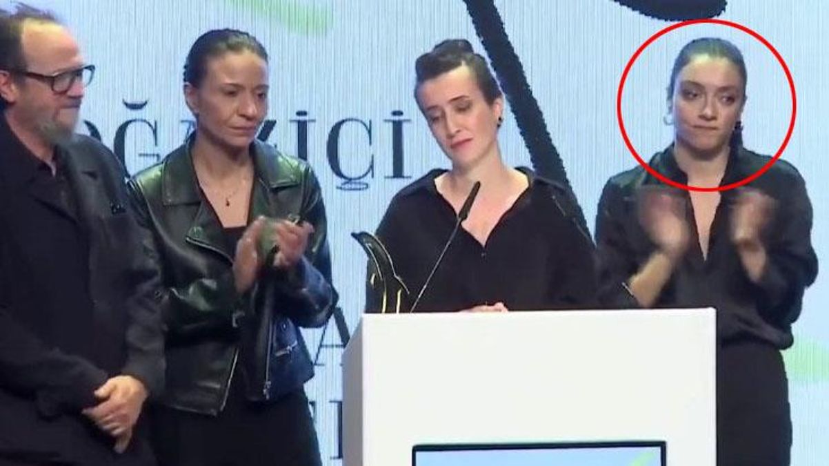 O anlara tepki yağıyor. Anlamadın madem niye konuşuyorsun?