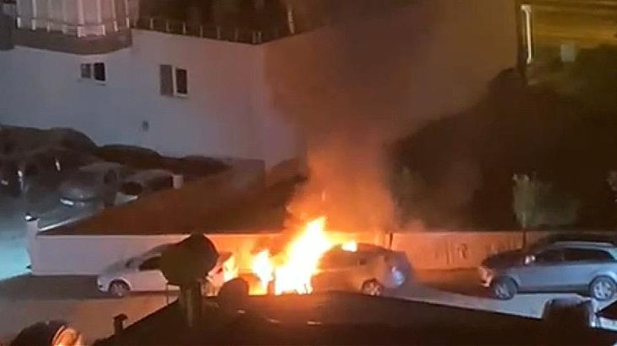 Anamur Ülkü Ocakları Başkanı'nın otomobili kundaklandı