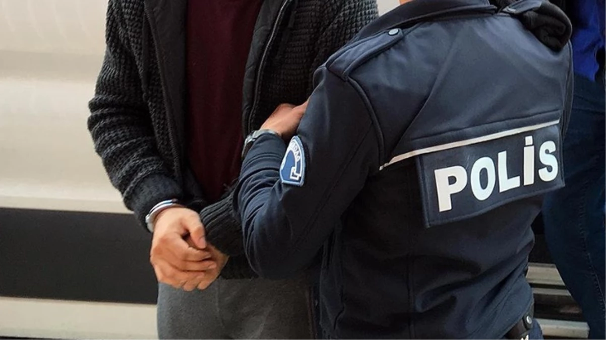 Interpol tarafından aranan uyuşturucu kaçakçısı İzmir'de yakalandı