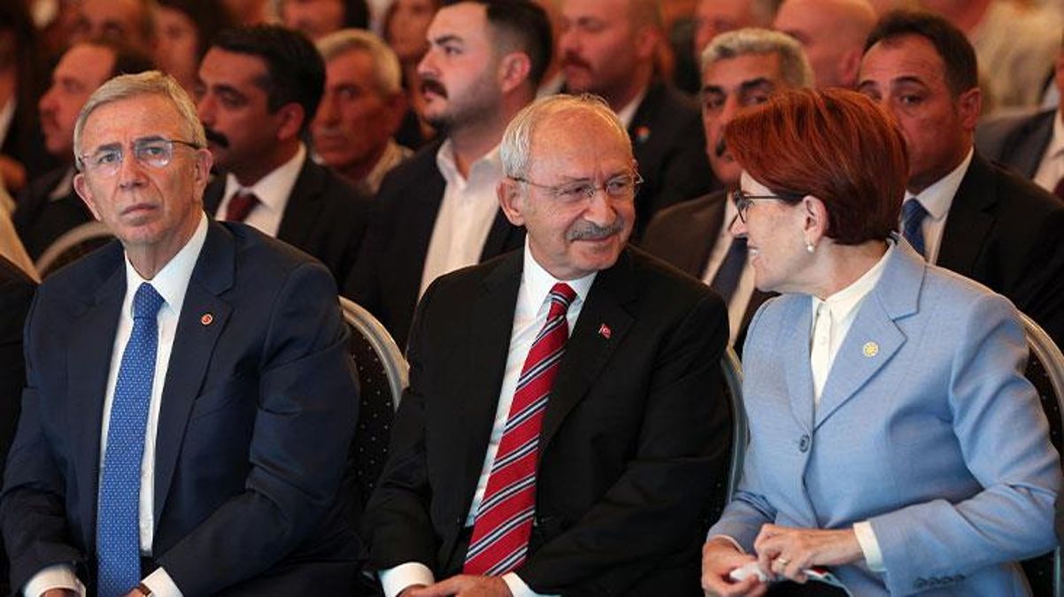 Mansur Yavaş'tan salonu şaşkına çeviren 'kalkın' talimatı