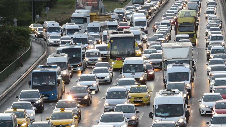 İstanbul'da haftanın ilk iş gününde trafik yoğunluğu