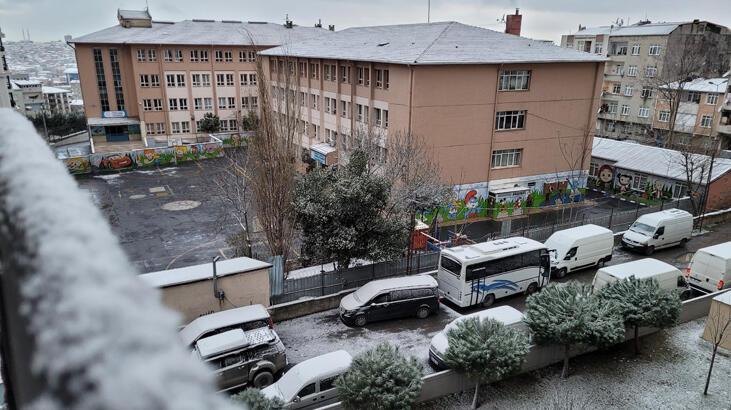 İstanbul'da kar başladı! AFAD ve Valilik'ten son dakika uyarısı