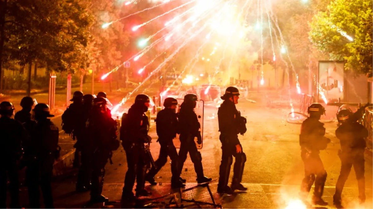 Sığınmacılar Fransa'yı Harabeye Çevirmişti: Tahliyeler başladı