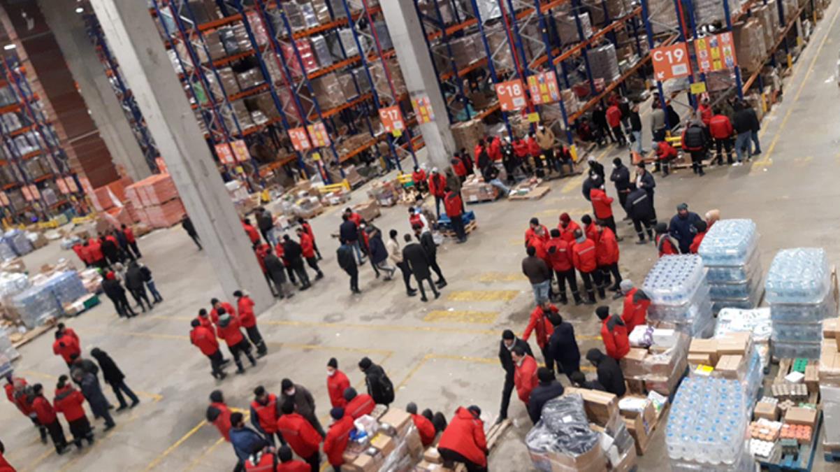 Migros Depo çalışanları, iş bıraktı