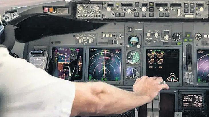 Pilotlar ‘meziyetli hostesler’ grubu kurmuş!