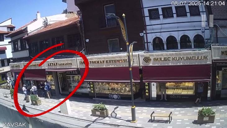 'Polisim' dediler, parayı çekmeye kalktılar! Gerçek polis 9 dakikada müdahale etti
