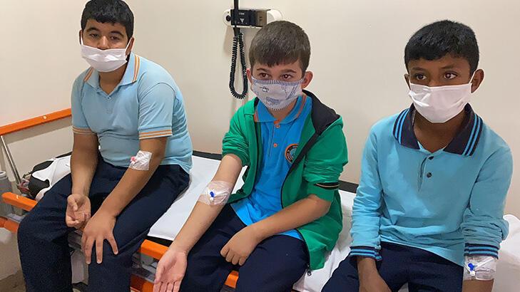 29 öğrenci zehirlenme şüphesiyle hastanelik oldu