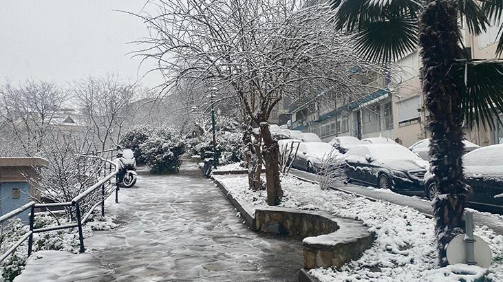 İstanbul'da kar yağışı etkili oluyor!
