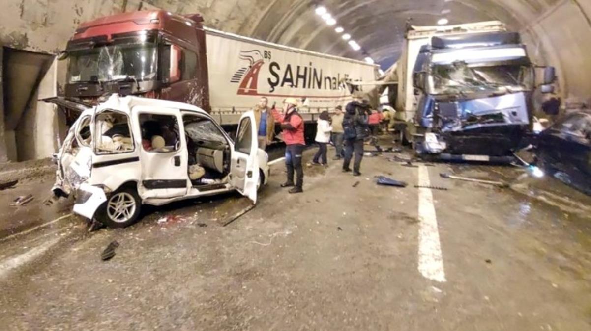 Bolu Dağı Tüneli'nde 18 aracın birbirine girdiği kazanın kamera görüntüleri ortaya çıktı
