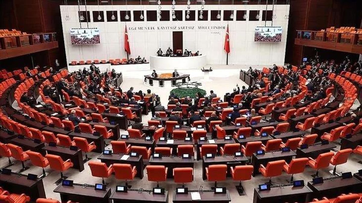 CHP, sosyal medya düzenlemesinin 29. maddesinin iptali için Anayasa Mahkemesi'ne başvurdu