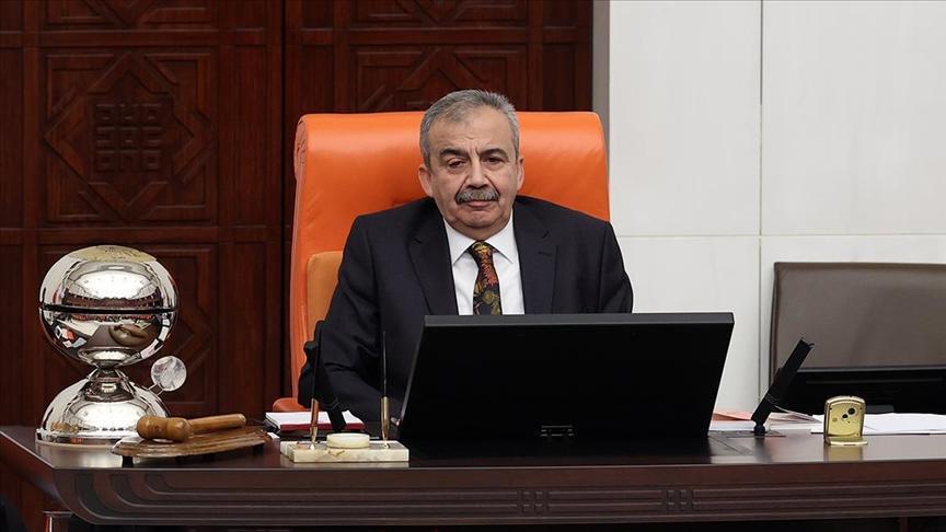 Sırrı Süreyya Önder kalp krizi geçirdi