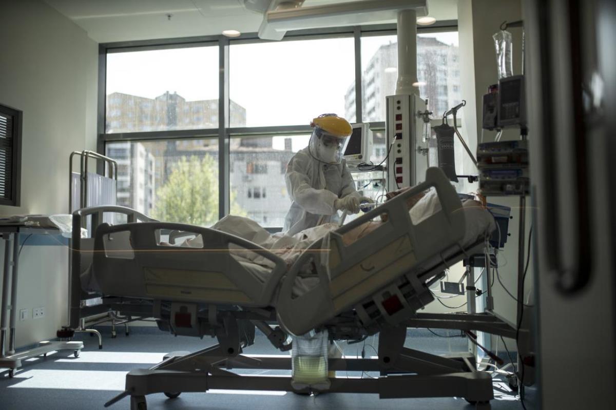 Türkiye'de 13 Kasım günü koronavirüs nedeniyle 215 kişi vefat etti, 22 bin 583 yeni vaka tespit edildi