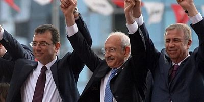 Artık Üçü de Aday