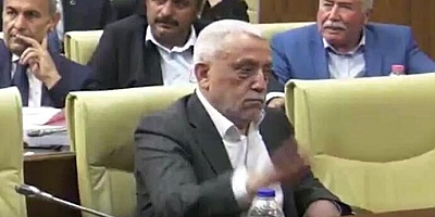 Yolsuzluklar Anlatılırken Sırayı Yumrukladı