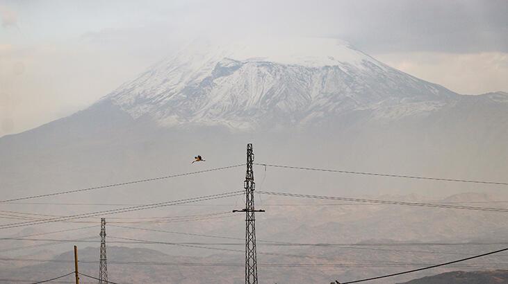 Türkiye'nin çatısına ilk kar düştü