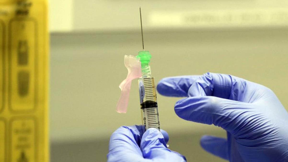 Koronavirüs ortadan kalkmayacak, her yıl aşı vurulacağız