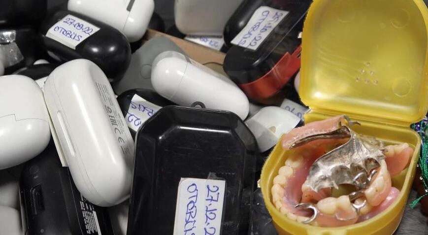 Unutulan eşyalar görenleri hayrete düşürdü! Takma dişten, cansız mankene kadar...